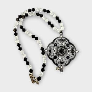 Black Gothic Rhinestone Filigree Pendant Necklace – Dark Romance